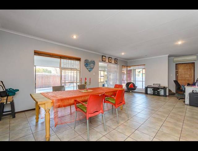 3 BEDROOM HOUSE FOR SALE IN ESTHER PARK